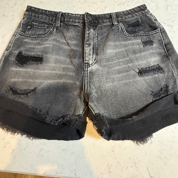 KanCan Pants - KanCan Los Angeles Distressed Frayed Denim Shorts Washed Black KC6320BK Size 29‎